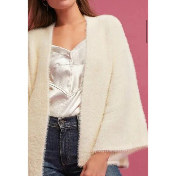 Sleeping On Snow Women OS Cozy Nights Fuzzy Kimono Cardigan Eyelash Knit Ivory - Picture 3 of 11